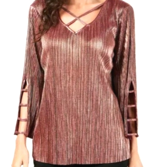 JM Collection Tops - JM Collection- Metallic V-Neck Ribbed Blouse